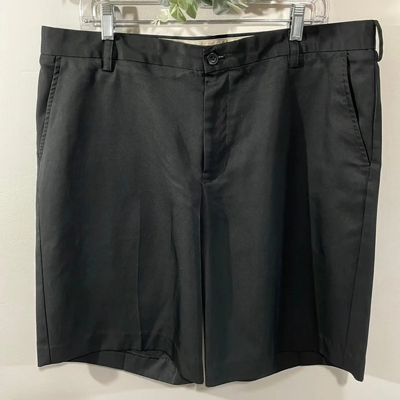 Izod Lightweight Microfiber Flat Front Black Shorts 38 - Picture 1 of 14